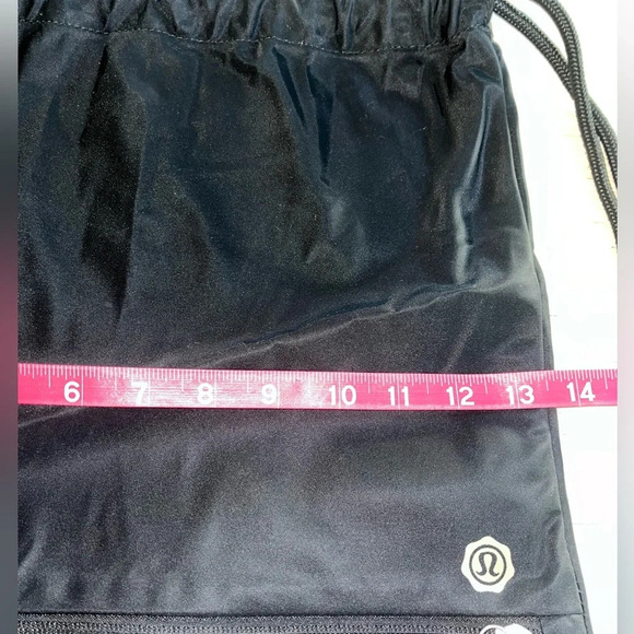 lululemon Seawheeze 2018 Black nylon Drawstring back pack Bag - Picture 3 of 7